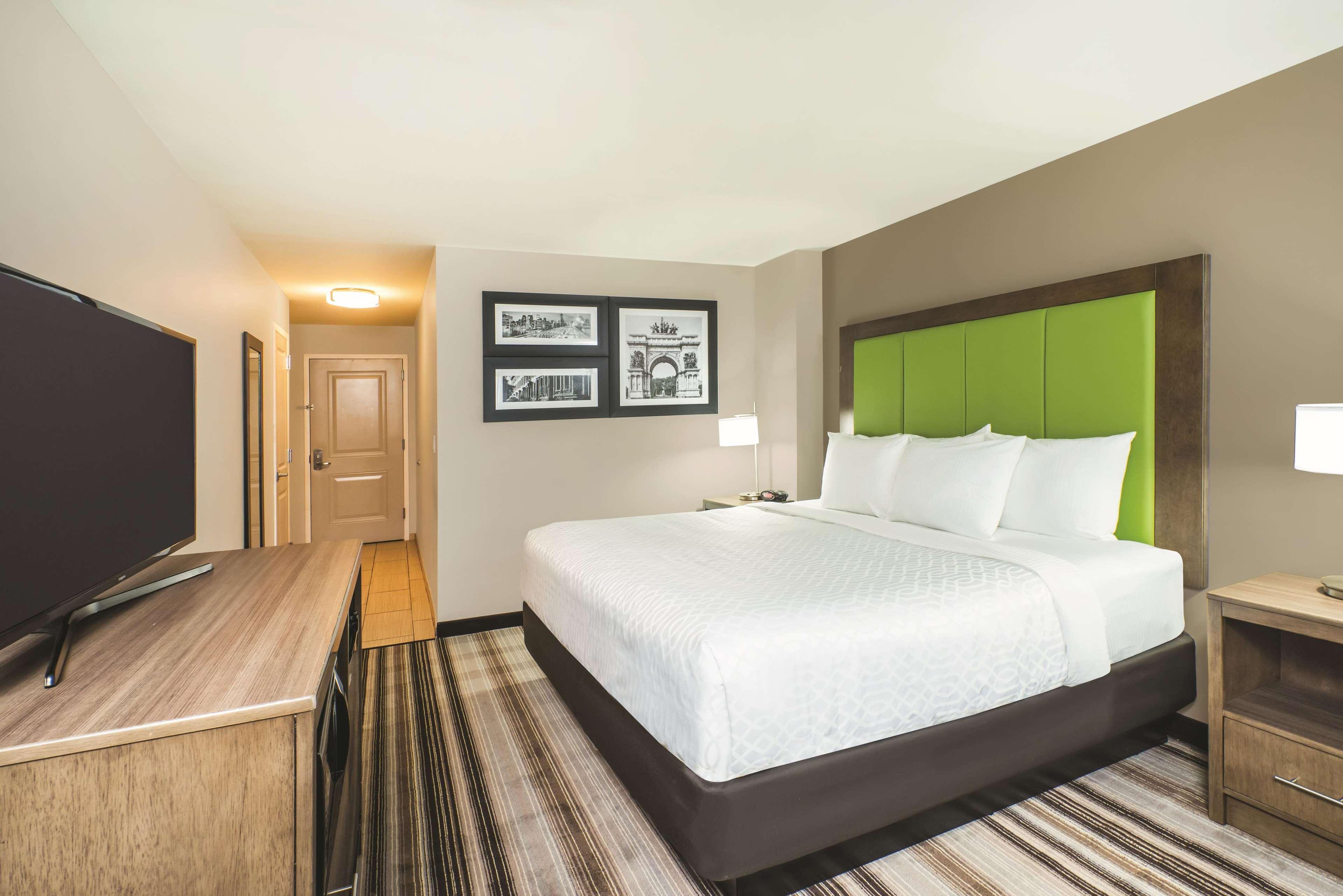 La Quinta By Wyndham Brooklyn Central New York Exterior foto
