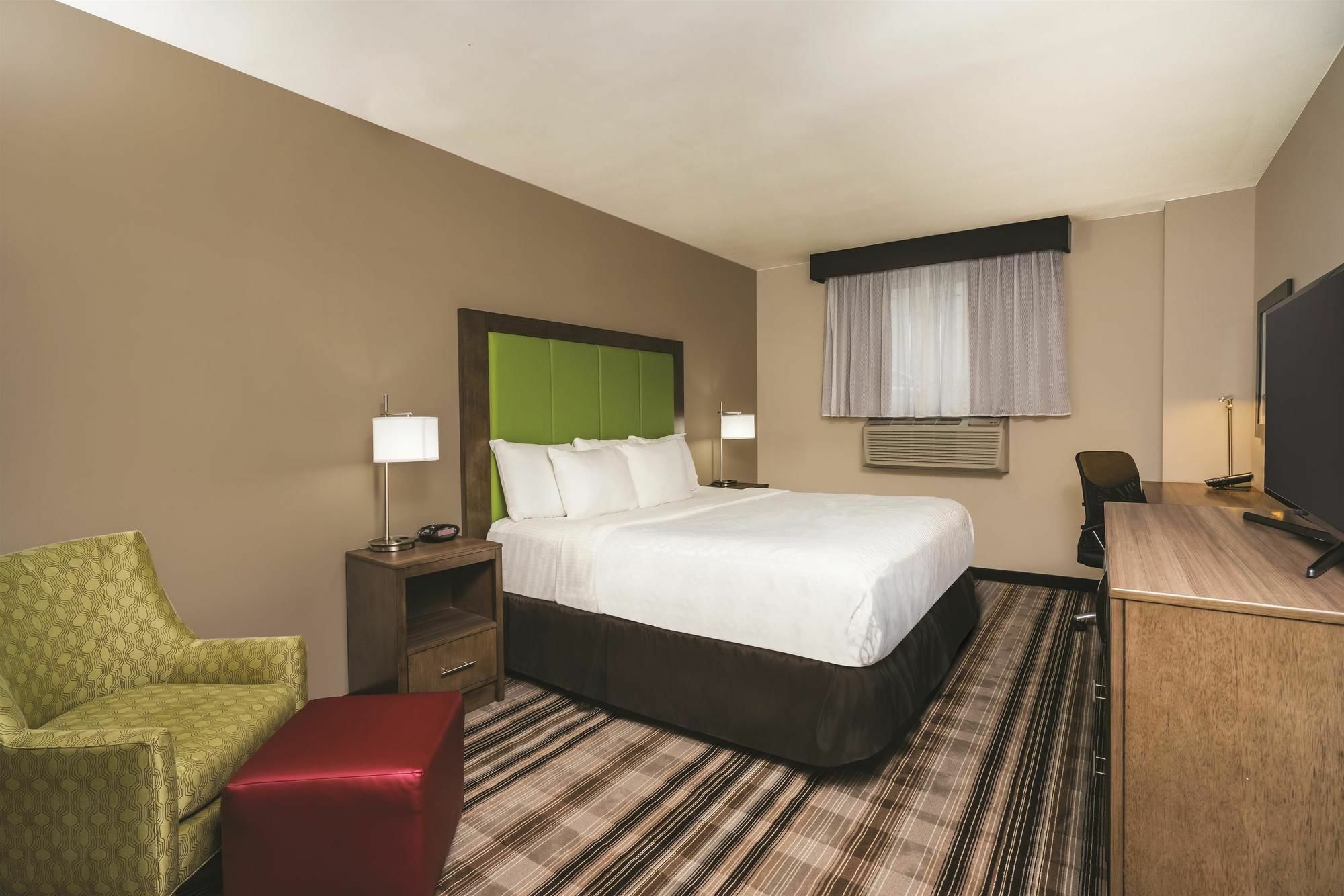 La Quinta By Wyndham Brooklyn Central New York Exterior foto
