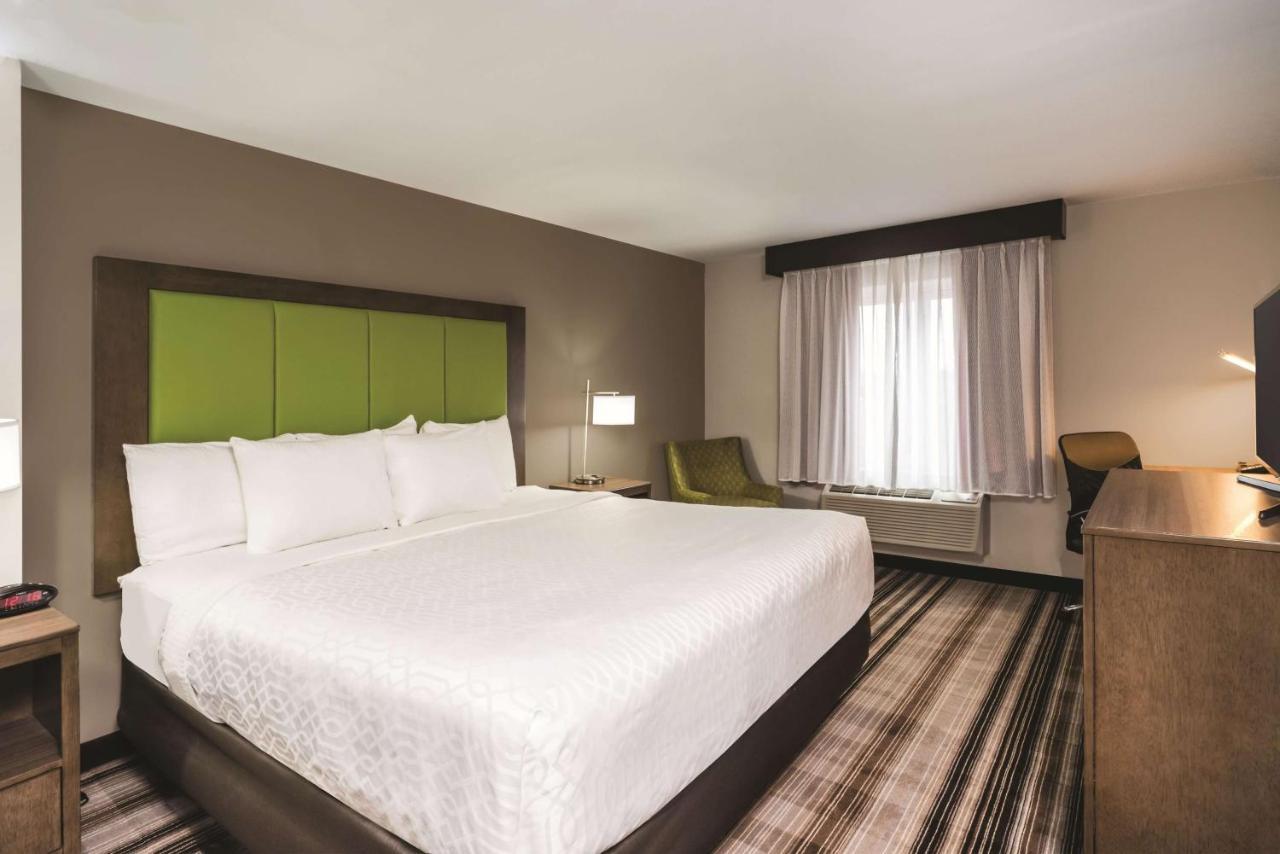 La Quinta By Wyndham Brooklyn Central New York Exterior foto